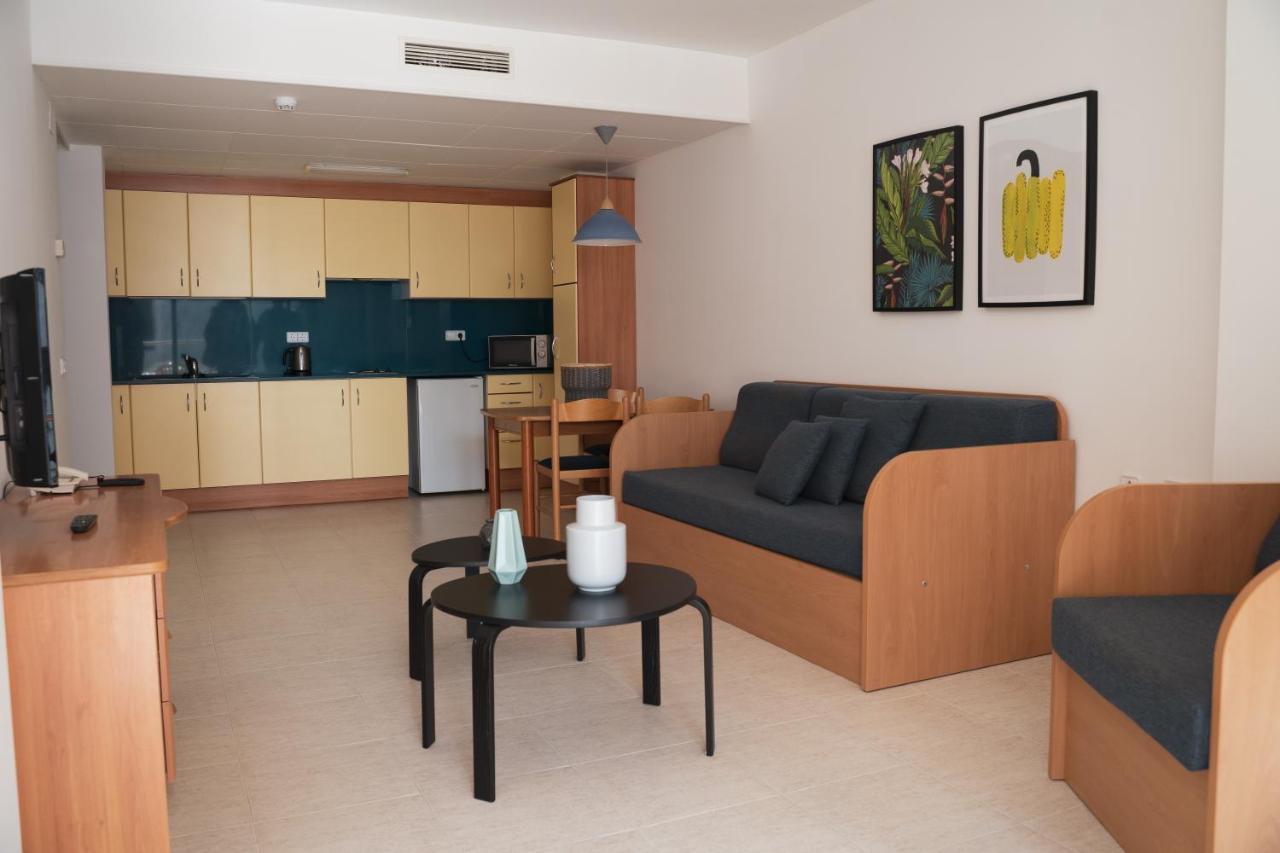 Beatrix 2000 Apartman Pineda de Mar Kültér fotó